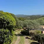 Vue En Avec Piscine Holiday home *