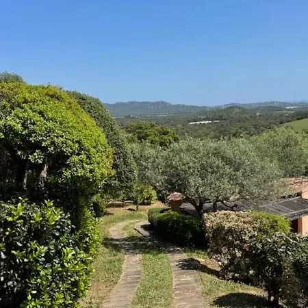 Vue En Avec Piscine Сasa de vacaciones *
