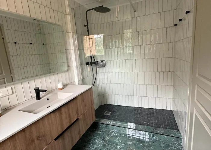 Holiday home Vue En Avec Piscine *